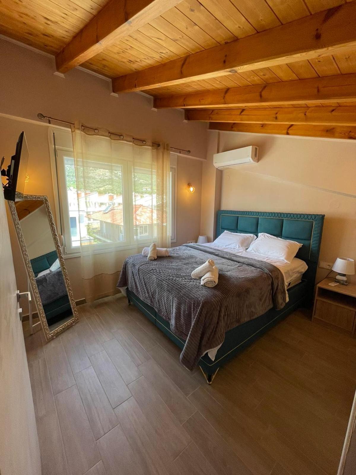 Chara'S House Apartment Kavala Bagian luar foto